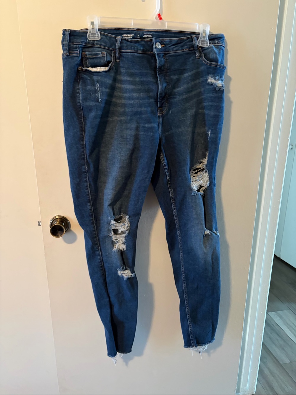 Old Navy Women's Dark Blue Skinny Distressed Jeans